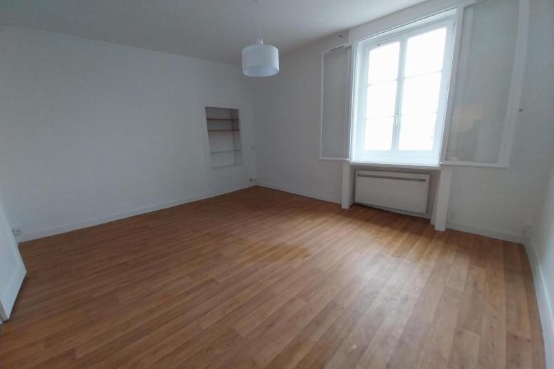 Image 1 Photo n°1 - Louer un appartement studio<br/> de 33 m² à Nantes (44000)
