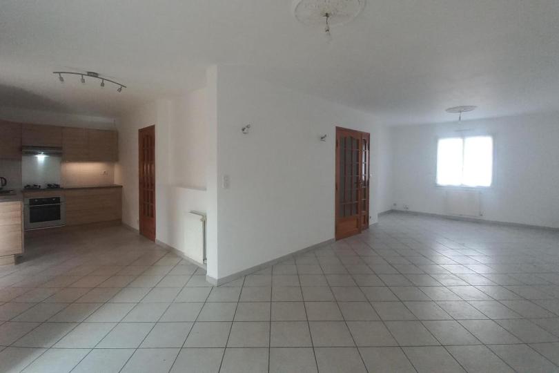 Photo n°1 - Louer un maison 8 pièces<br/> de 195 m² à Nantes (44100)