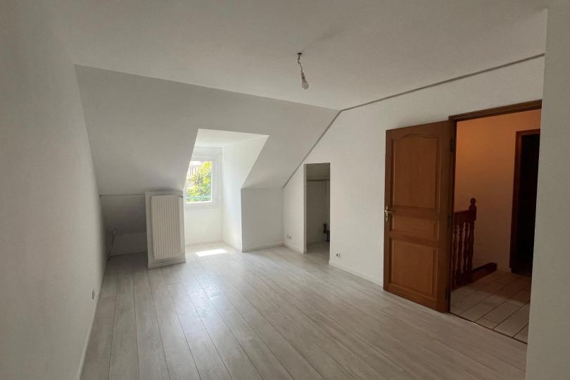 Photo n°5 - Louer un maison 8 pièces<br/> de 195 m² à Nantes (44100)