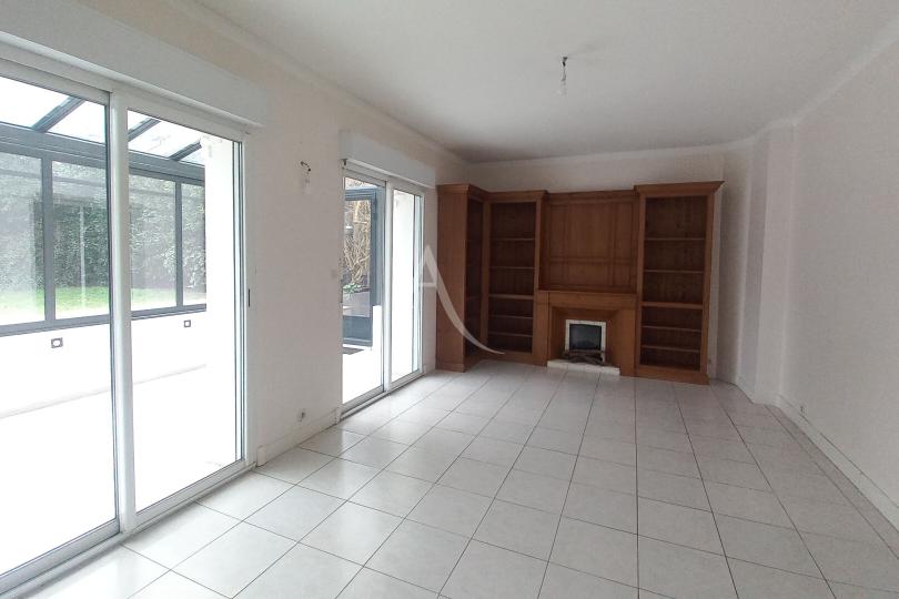 Photo n°6 - Acheter un maison 7 pièces<br/> de 139 m² à Nantes (44000)